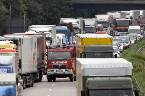 nachrichten deutschland - rettungsgasse missbraucht