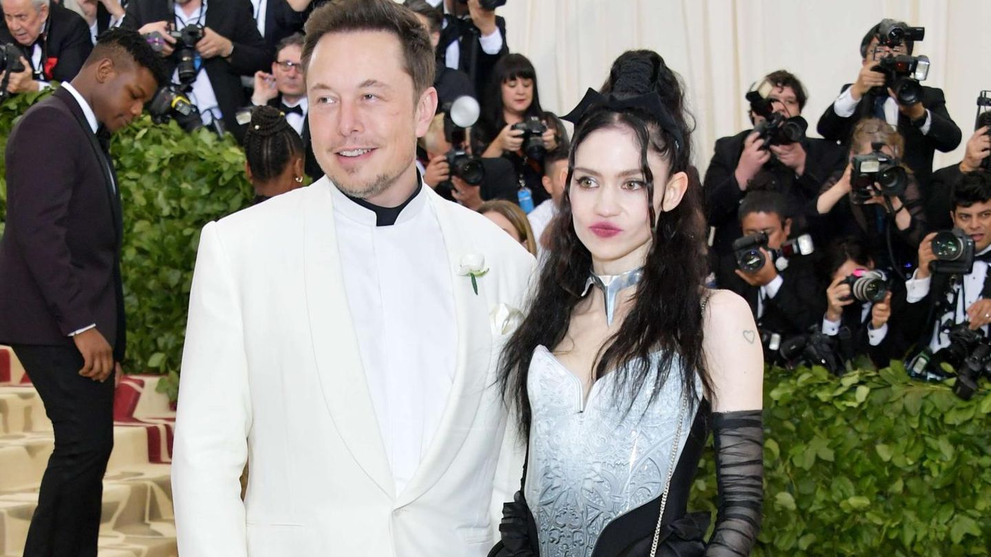 Elon Musk Der TeslaBoss präsentiert seine neue Freundin STERN.de