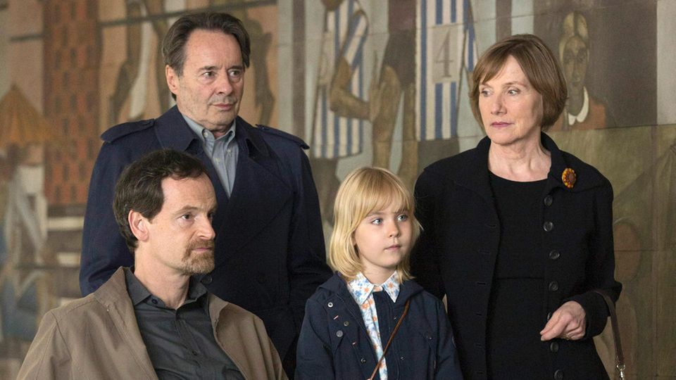 Schauspieler: Gelähmt, aber noch immer brutal: Hartmann als Kopf der Familie Kupfer in "Weissensee" Gelähmt, aber noch immer brutal: Hartmann als Kopf der Familie Kupfer in "Weissensee"