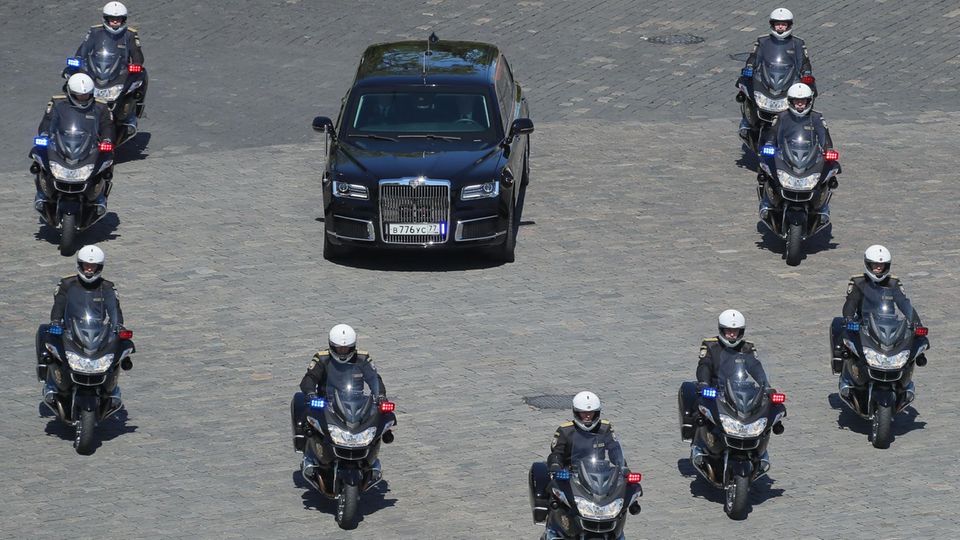 Wladimir Putin - Dienstwagen - Cortege - The Beast - 2 Wladimir Putin - Dienstwagen - Cortege - The Beast - 2