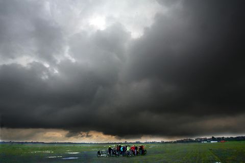 Dunkle Gewitterwolken Vatertag