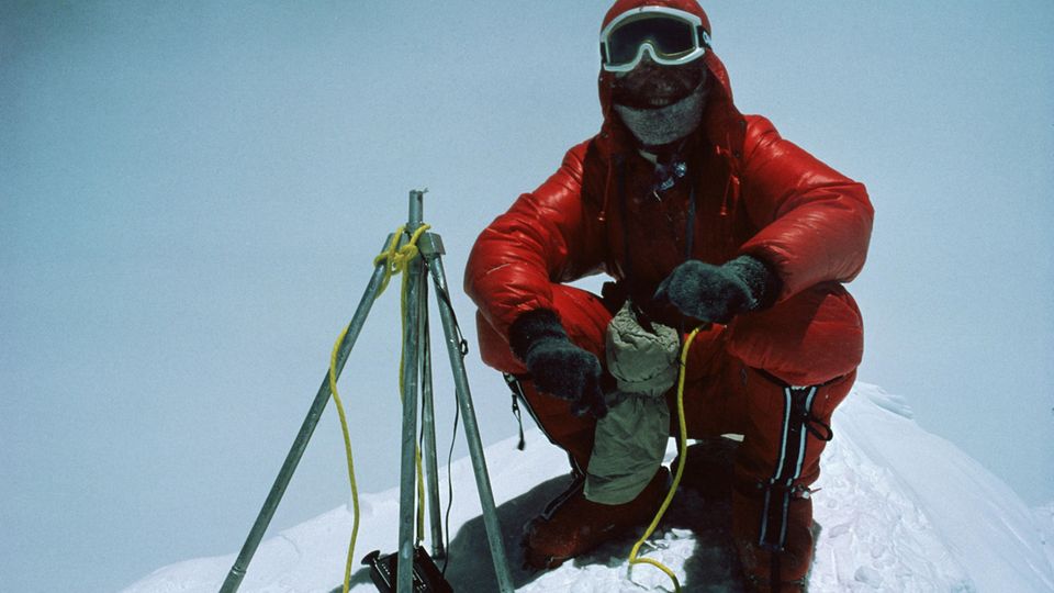 Reinhold Messner auf dem Gipfel des Mount Everest im Jahr 1978