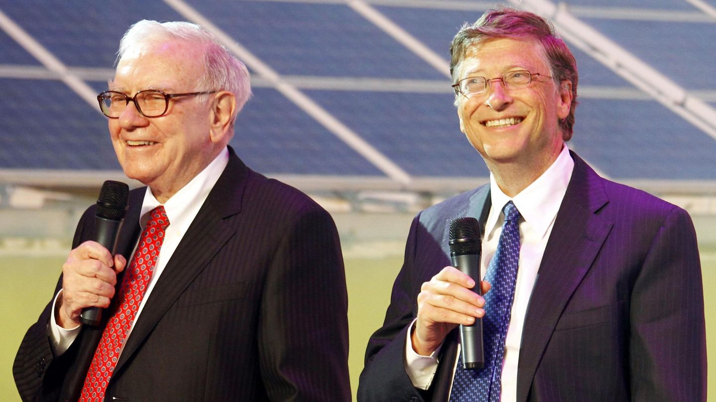 Bill Gatess Warren Buffet