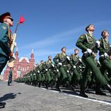 13.000 Soldaten aller Teilstreitkräfte der russischen Armee nahmen an der Parade teil. Im vergangenen Jahr waren es noch 10.000.