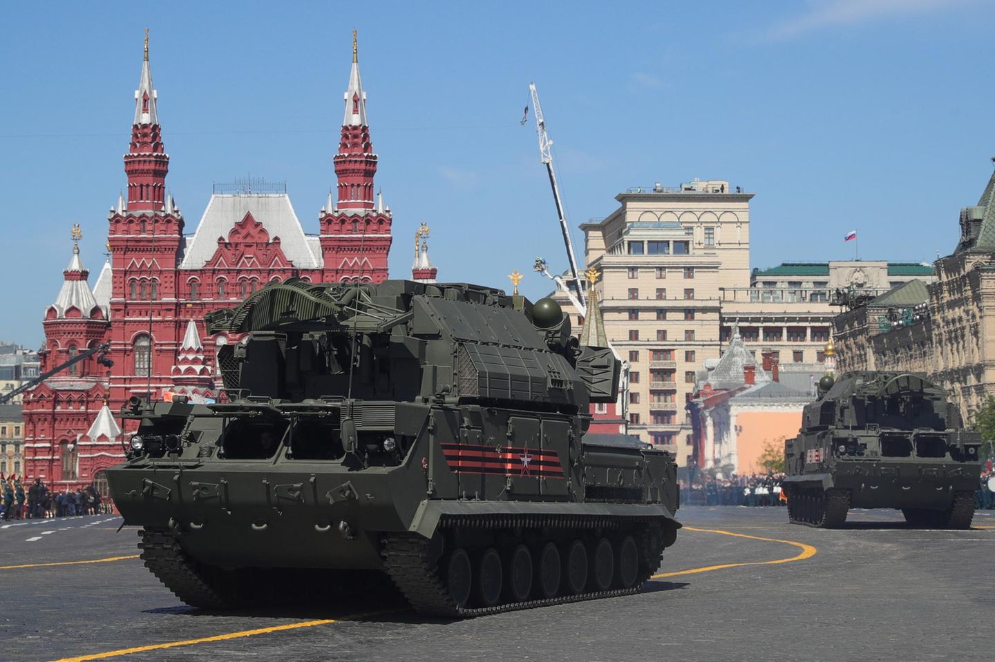 Auch Tor-M2-Systeme feierten ihre Premier auf dem Roten Platz. Diese Flugabwehrwaffen setzt Russland in Syrien ein. 
