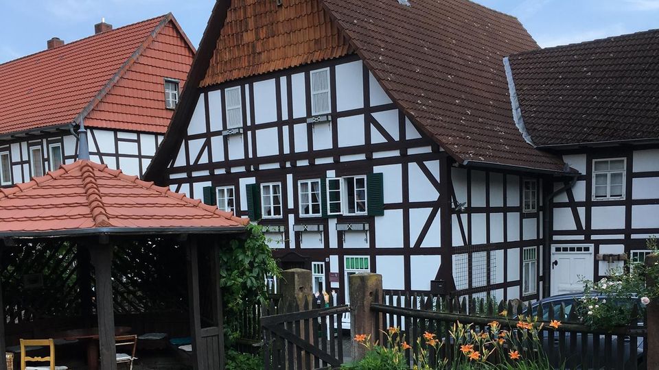 Wilhelm Busch erlebte einen Teil seiner Kindheit im Haus des Müllermeisters im niedersächsischen Ebergötzen, wo heute ein Museum steht