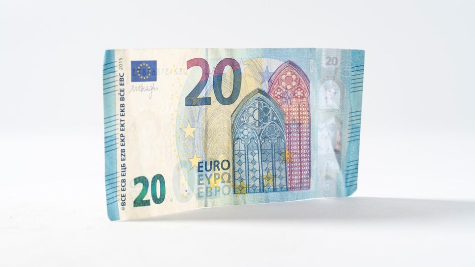 Krimineller "Gold-Händler": 18-Jähriger prellt Sparkasse mit Falschgold aus dem Internet um 300.000 Euro