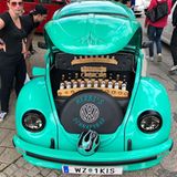 Eine Schnapsbar gehört selbstverständlich zum GTI-Treffen