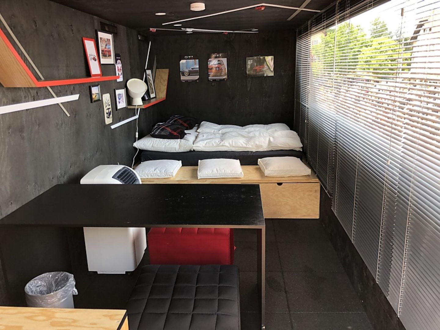Im GTI-Hotel auf dem Dach des VW-Stands durften Fans übernachten
