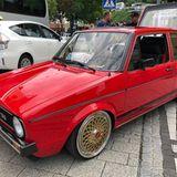 Die Reifen verschwinden fast im Radkasten