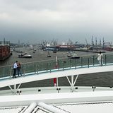 Zugelegt hat auch die Joggingstrecke auf 438 Meter. Zum Parcours gehören Steigungen über zwei Ebenen, wie dieser frei schwebende Catwalk im Heck des Schiffes bietet.