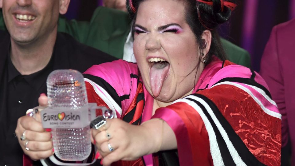 Netta gewinnt ESC Netta freut sich über den Gewinn des ESC 2018. Für Israel ist es bereits der vierte Sieg bei dem Musikwettbewerb.