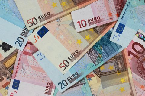 Gestapelte Euro-Scheine