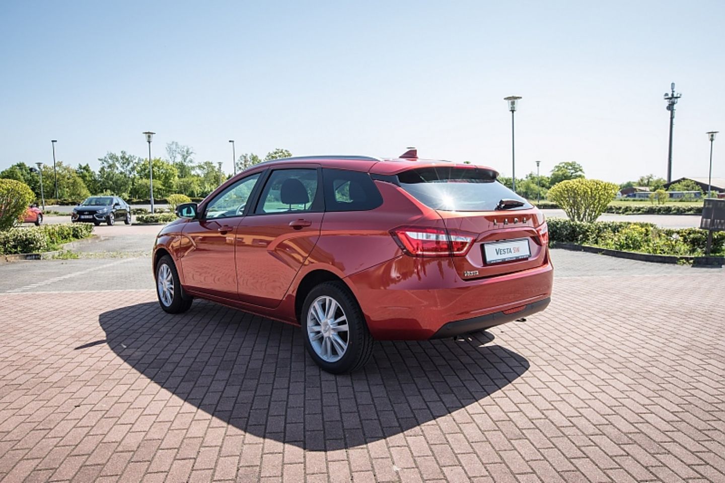 Der Lada Vesta Kombi ist 4,41 Meter lang