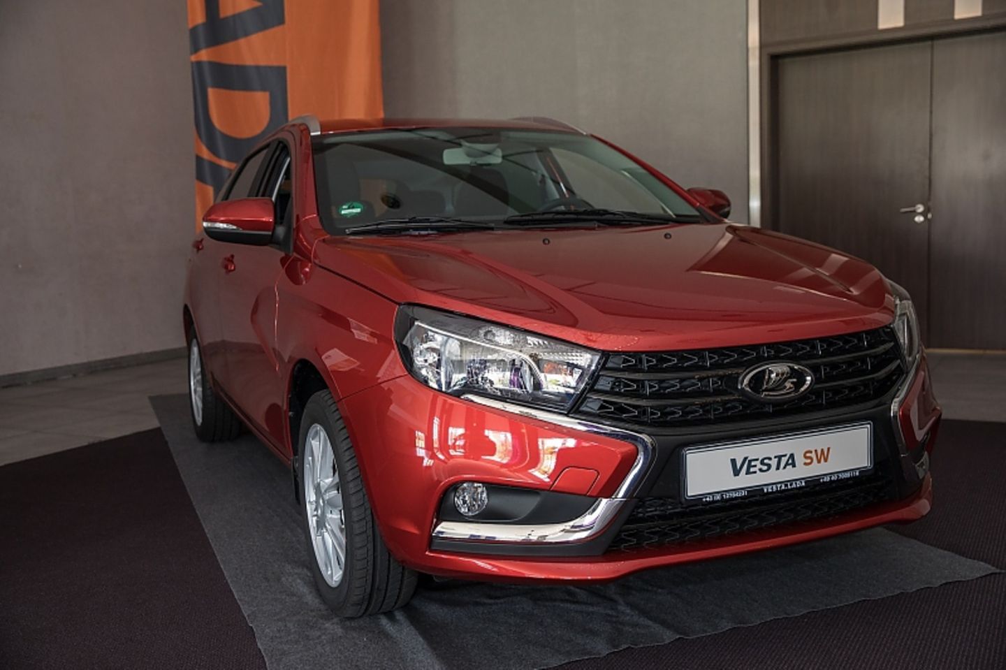 Der Lada Vesta Kombi hat noch Halogenscheinwerfer