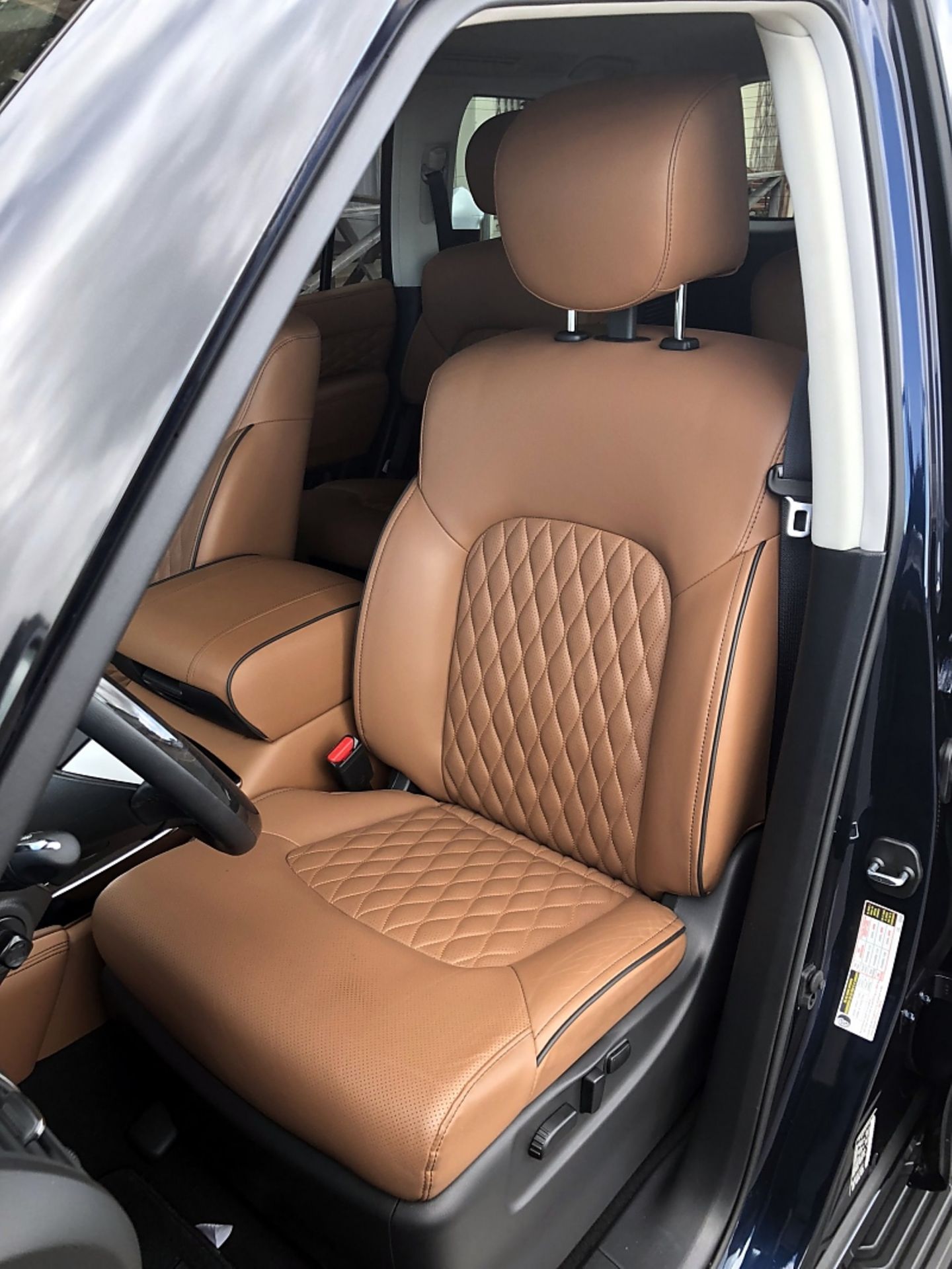 Infiniti QX 80 5.6 V8 - bequeme Sitze vorne und hinten
