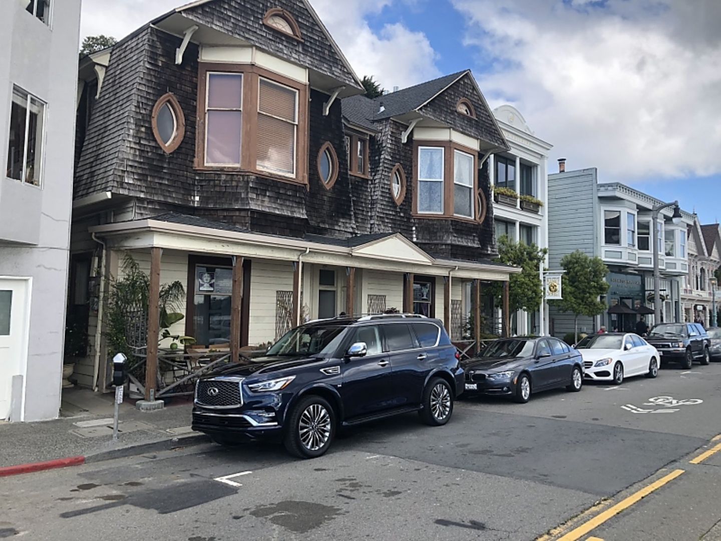 Infiniti QX 80 5.6 V8 - unterwegs in Sausalito