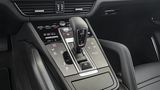 Die neuentwickelte Achtgang-Tiptronic wechselt die Fahrstufen schneller als bisher