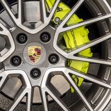 Die Carbon-Keramikbremsen lassen sich gut dosieren