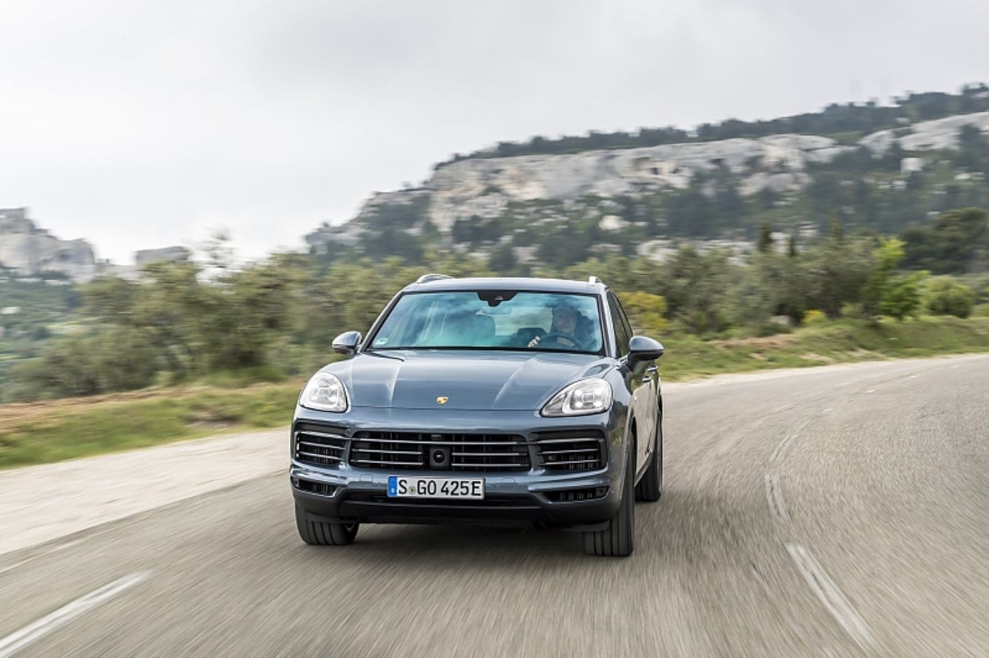 Der Porsche Cayenne E-Hybrid kostet 89.822 Euro