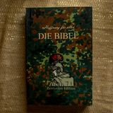 "Die Bibel" mit der Aufschrift "Hoffnung für alle"
