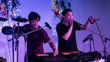 Die Band: Buddy (34, links) und Zhi (37, rechts) sind Symbiz.