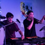 Die Band: Buddy (34, links) und Zhi (37, rechts) sind Symbiz.