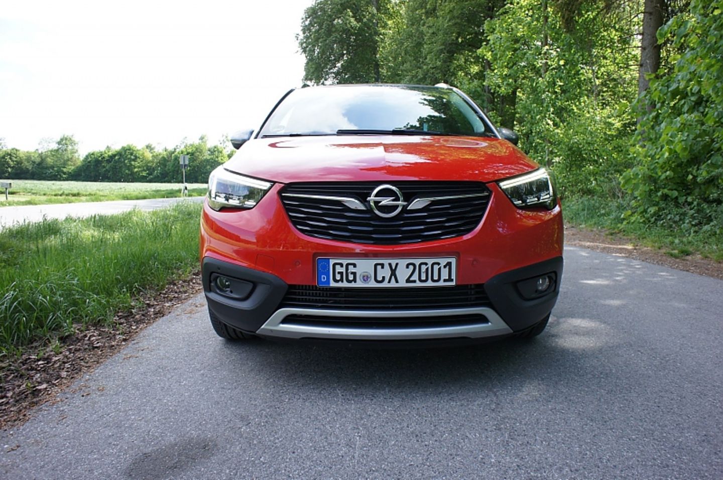 Der Unterbodenschutz ist Mimikry: Der Crossland X hat nur einen Vorderradantrieb