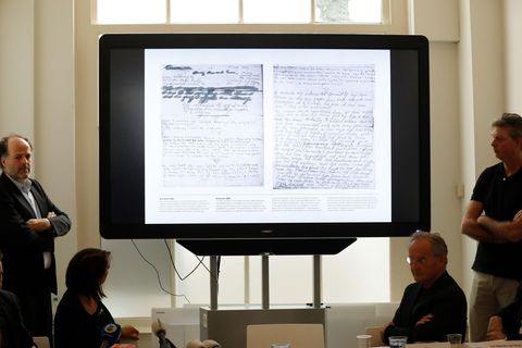 Die Anne Frank Stiftung präsentiert zwei bislang unlesbare Seiten aus dem Tagebuch von Anne Frank