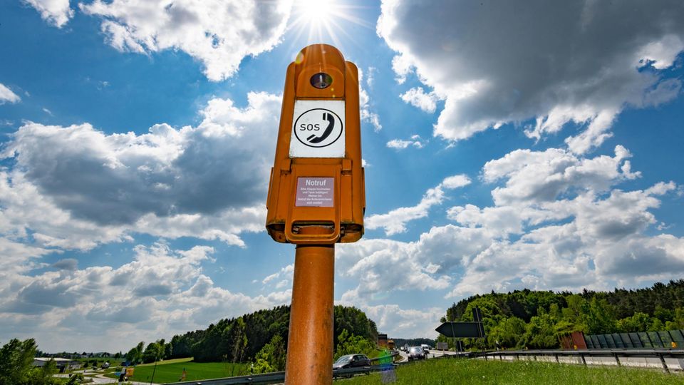 Die meistgenutzte Notrufsäule 2017 in Plech (Landkreis Bayreuht): eine von rund 17.000 an den deutschen Autobahnen