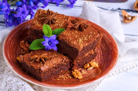 Brownies auf einem Teller