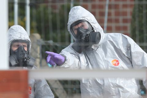 Britische Ermittler untersuchen einen möglichen Tatort des Giftanschlags auf den russischen Ex-Agenten Viktor Skripal (Archivbild vom 14.3.2018)