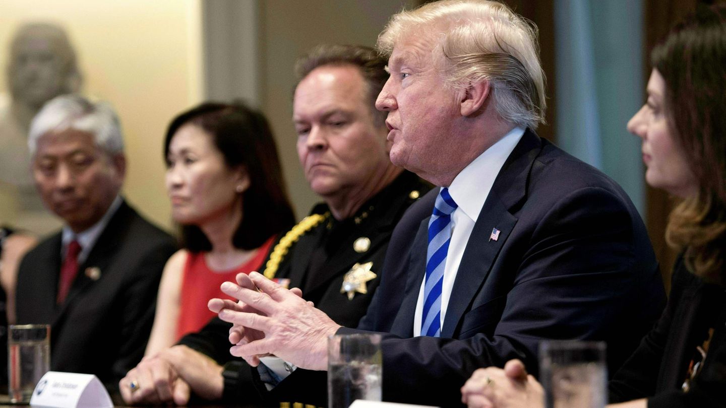 Donald Trump Sitzung