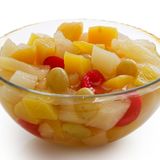 1920  Die 20er Jahre sind vor allem für den Fruchtcocktail bekannt. So können tropische und andere Früchte konserviert und übers ganze Jahr gegessen werden. In den USA erlangt der "Caesar Salad" Ruhm.