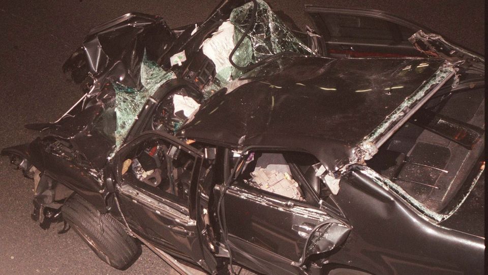 Der Unfallwagen, in dem Prinzessin Diana 1997 in Paris tödlich verunglückte