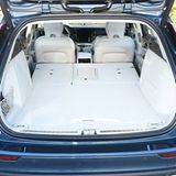 Da freut sich vor allem der Hundebesitzer: Volvo V60 mit hellem Interieur