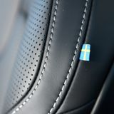 Nationalstolz: kleine Schweden-Flagge im Volvo V60