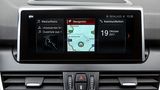 Das Infotainment hat die aktuelle BMW-Kacheloptik