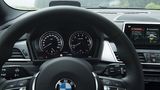 Die Rundinstrumente haben die "Black-Panel-Technologie" mit analogen Zeigern