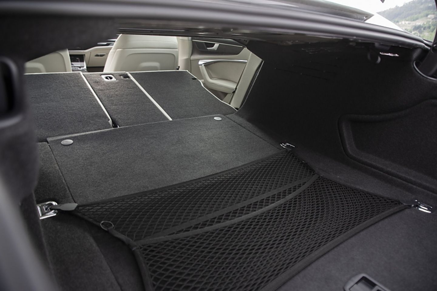 Audi A6 50 TDI Quattro - der Laderaum fasst 530 Liter