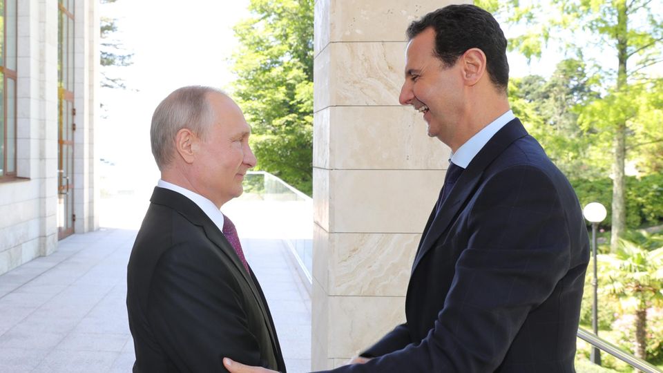 Wladimir Putin empfing und Baschar al Assad in Putins Sommerresidenz in Sotschi