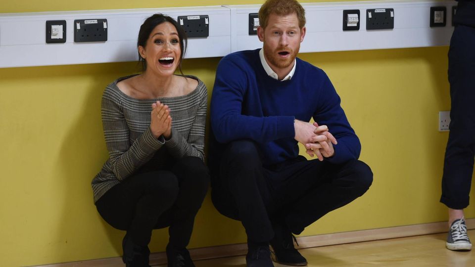 Meghan an der Seite ihres Zukünftigen in einem Freizeitklub in Wales, geboten wird Streetdance