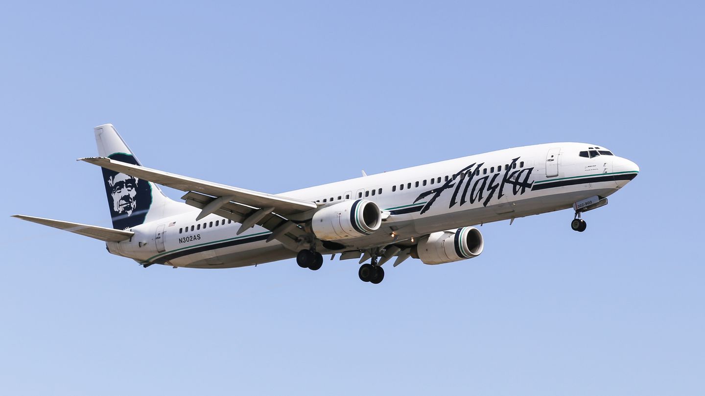 Erneuter Zwischenfall mit einem nackten Passagier auf der Route von Seattle nach Anchorage an Bord einer Maschine von Alaska Airlines.