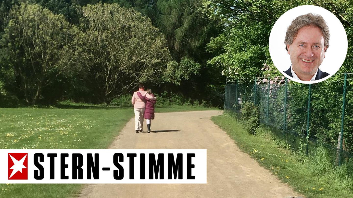 Frank Behrendts Schwiegermutter und seine jüngste Tochter beim geliebten Spaziergang