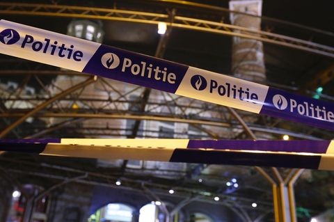 Absperrband der Polizei in Belgien - Ist ein kurdisches Flüchtlingsmädchen durch eine Polizei-Kugel gestorben?