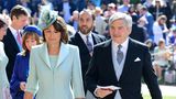 Carole und Michael Middleton, die Eltern von Pippa und Kate. Im Hintergrund ist ihr Sohn James Middleton zu sehen.