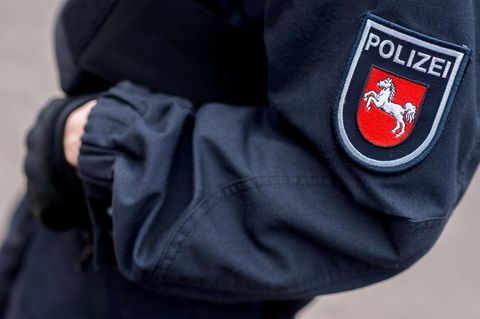 Eine Polizeibeamtin in Niedersachsen