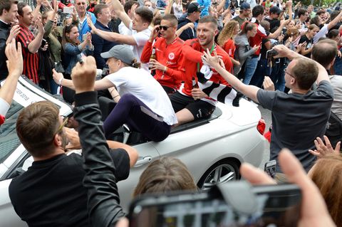 Ante Rebic beim Autokorso von Eintracht Frankfurt