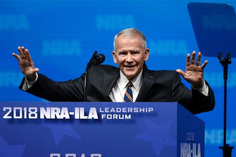 Übernimmt den Vorsitz der US-Waffenlobby NRA und hat ganz eigene Theorien zu Amokläufen: Oliver North