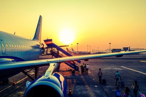 Flughafen Kontrolle Schulschwänzen